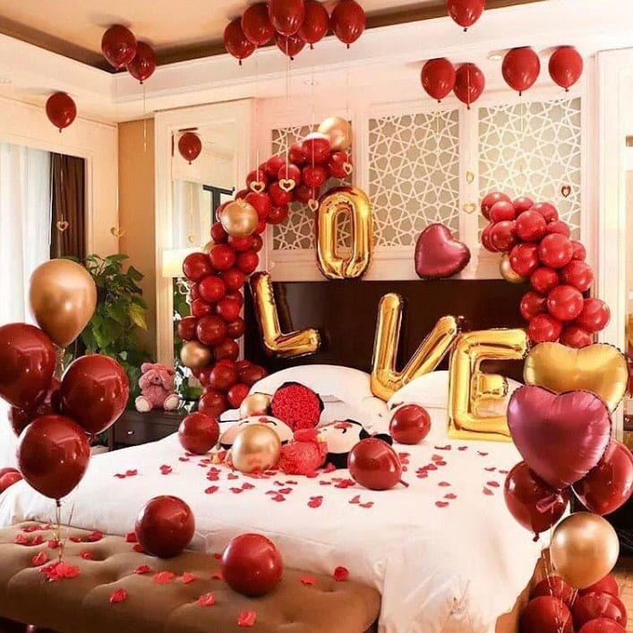 Red And Gold Couple Love Deal Red And Gold Couple Love Deal